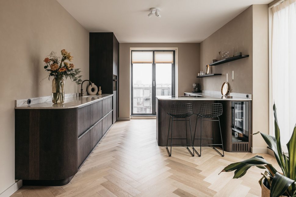 Minimalistische keuken met verfijnde details